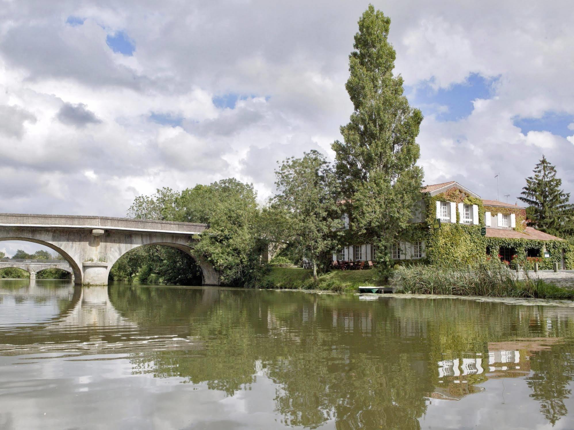 Logis Auberge De La Riviere Les Velluire-sur-Vendee Kültér fotó